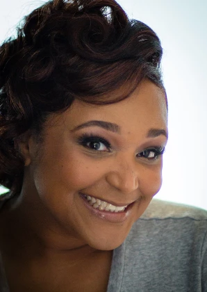 Click to learn more about Elle Wright on AALBC Elle Wright Author Photo