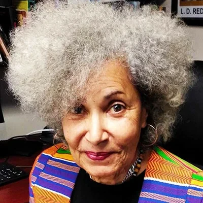 Nah Dove Author Photo